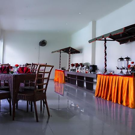 Grand Duta Hotel Palu Exterior foto