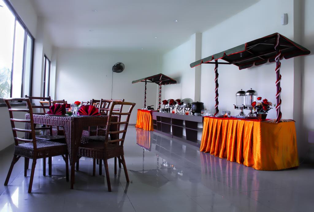 Grand Duta Hotel Palu Exterior foto