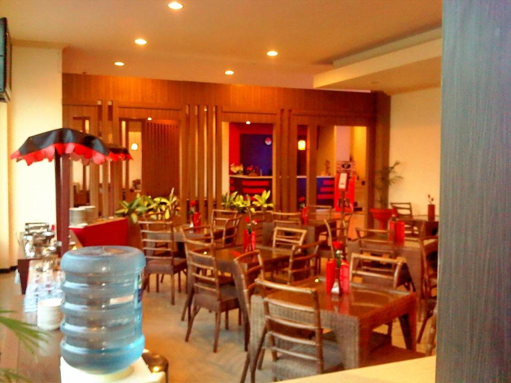 Grand Duta Hotel Palu Exterior foto